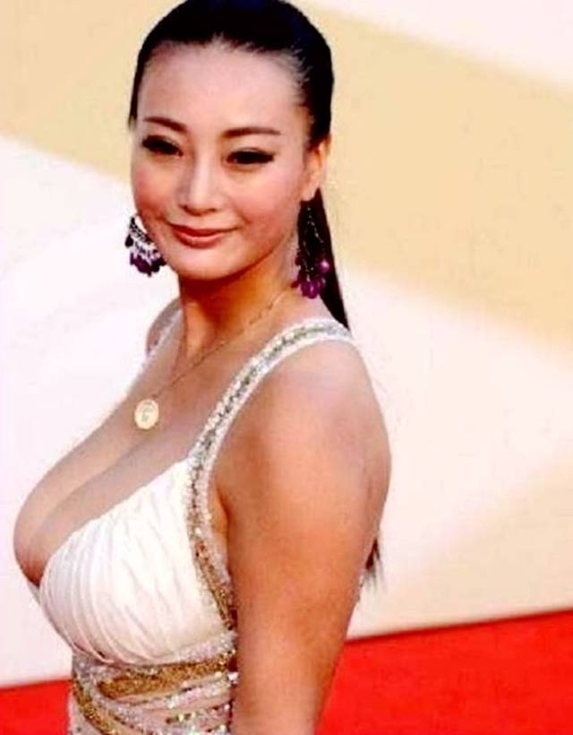 李妮
