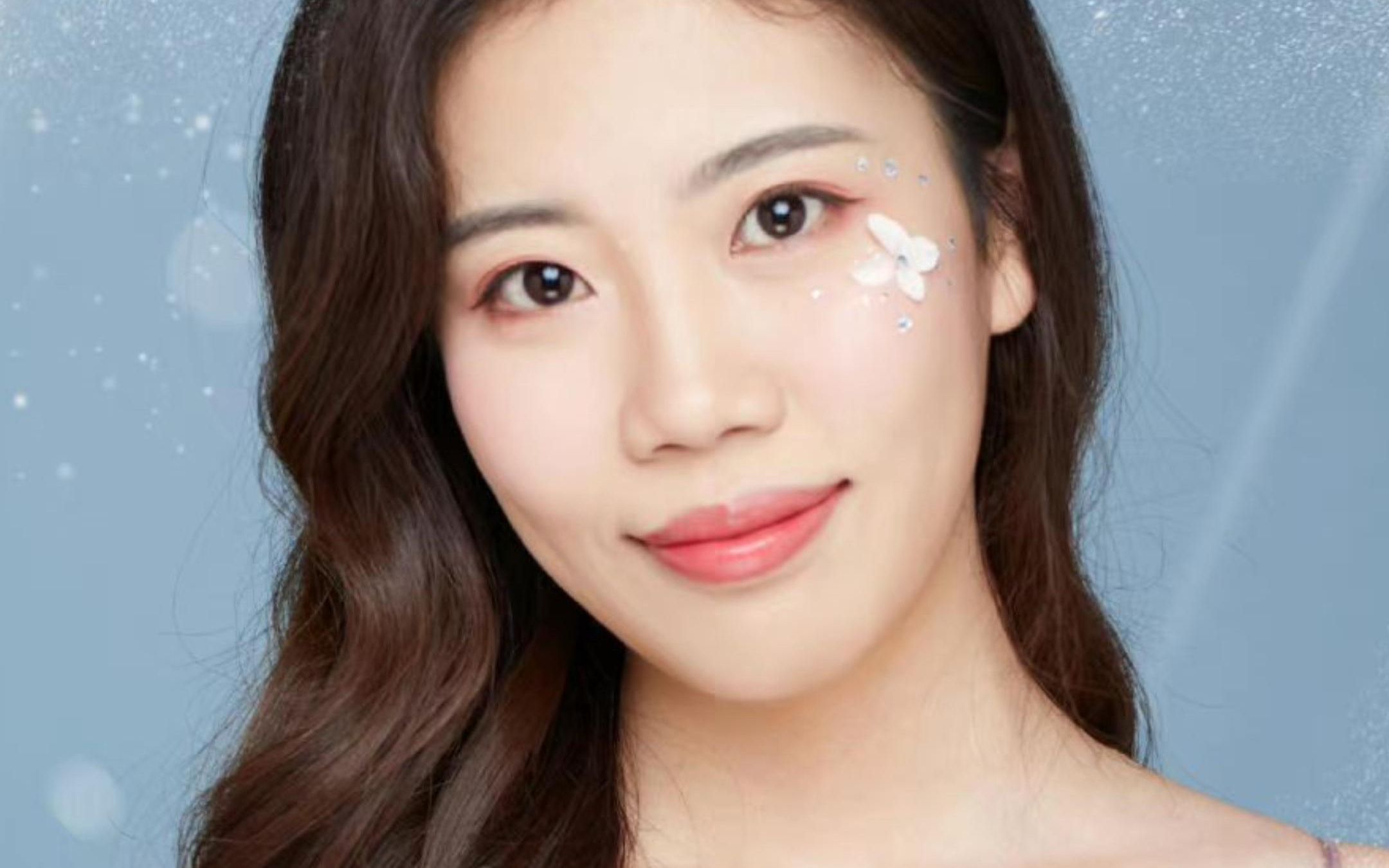 李诗萌