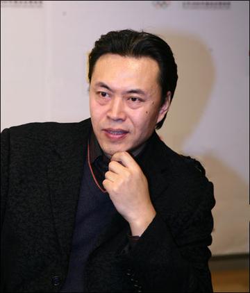 傅英