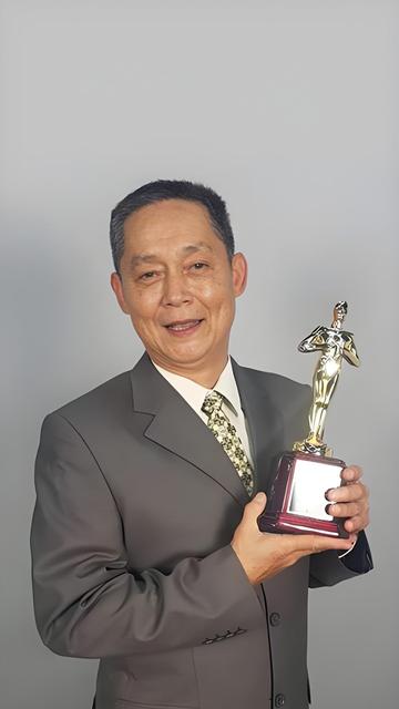 郑平君