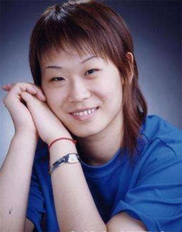 张莹