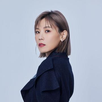 李佳薇