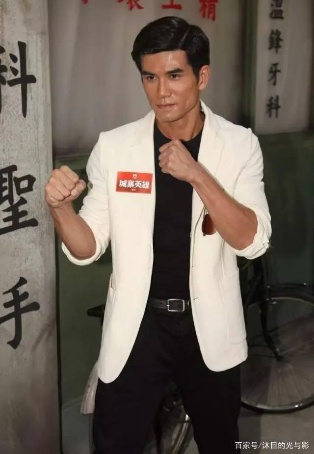 伍允龙